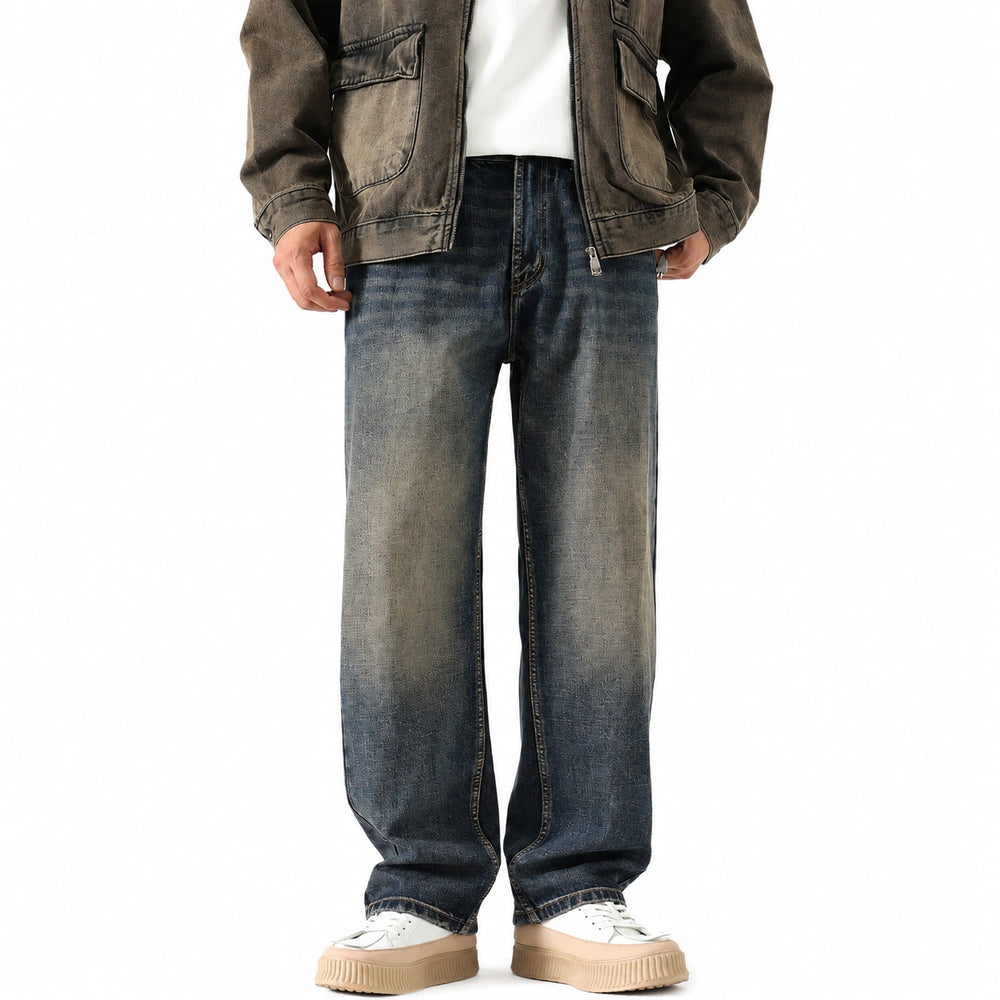 821 Men's Vintage Wash Straight Jeans