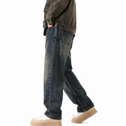 821 Men's Vintage Wash Straight Jeans